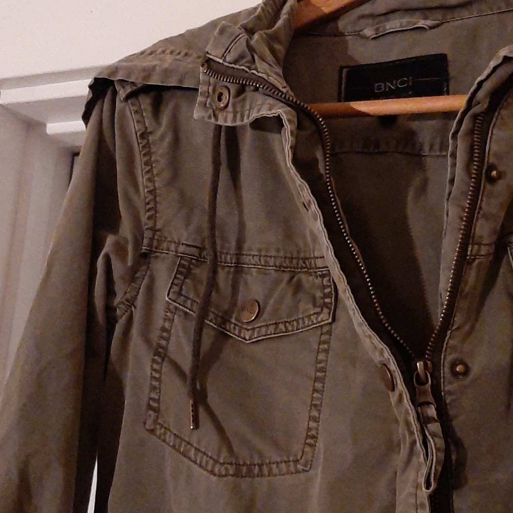 jacket - Picture 4 of 5